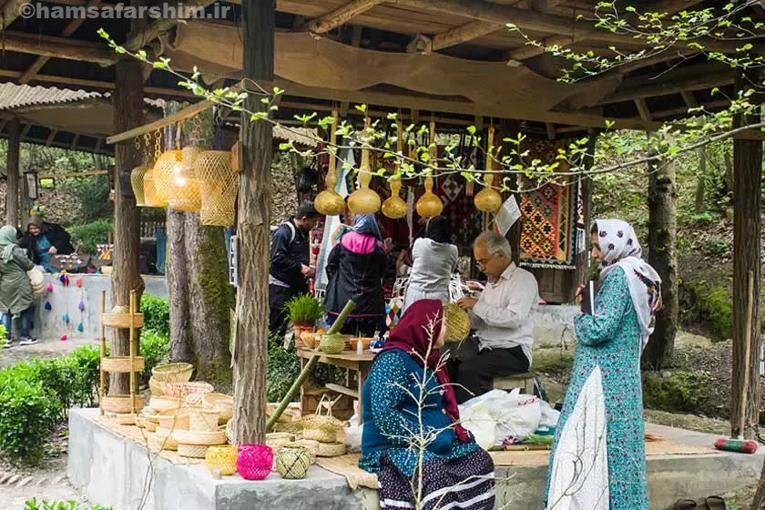 بازار صنایع دستی در موزه میراث روستایی گیلان