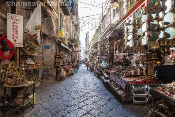 بازار Via San Gregorio Armeno