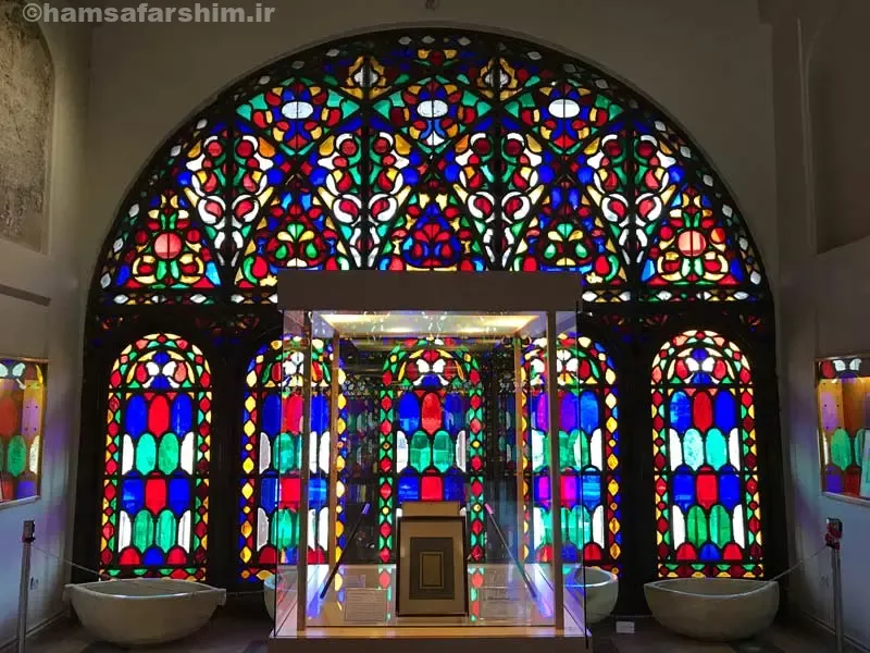پنجره‌های اورسی کاخ چهلستون قزوین