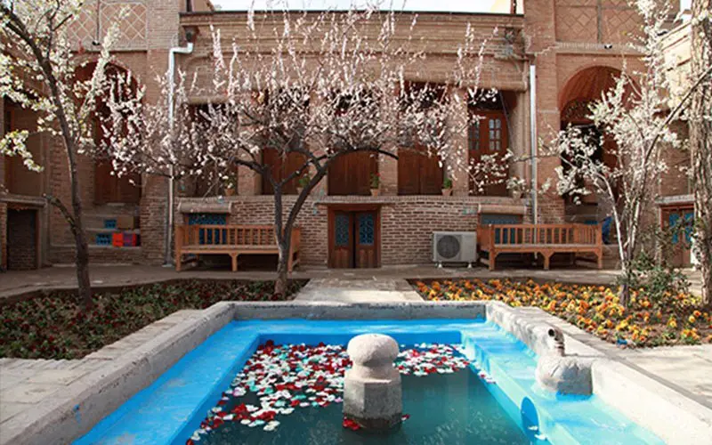 خانه تاریخی بهروزی