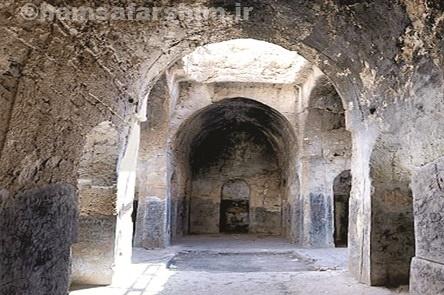 نمای داخلی مسجد سنگی