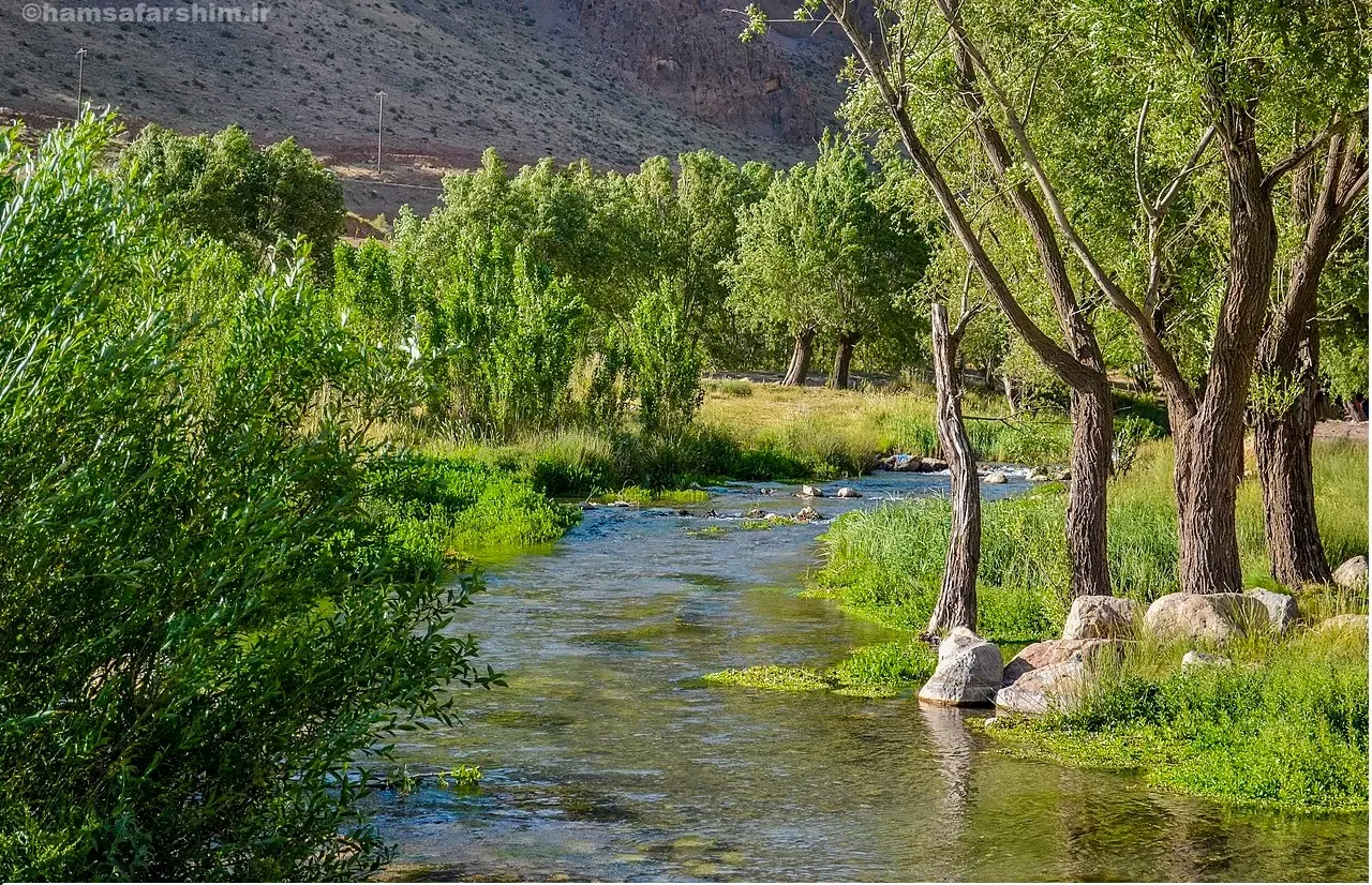 اقامتگاه نزدیک سراب سیری جان