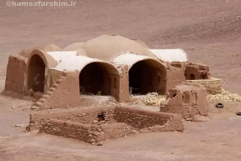 دخمه زرتشتیان چم