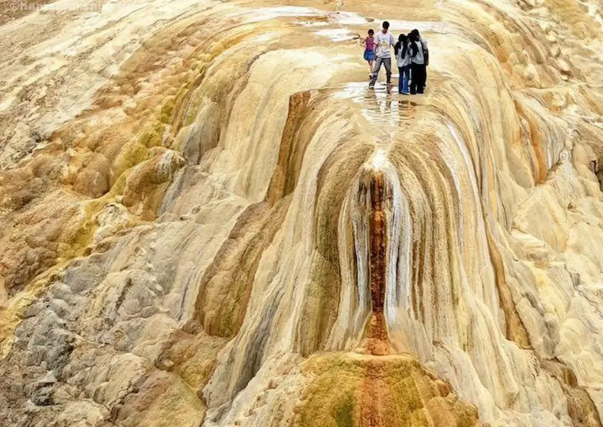 چشمه کانی گراوان سردشت