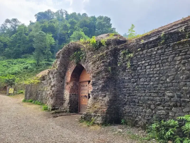 کاروانسرای تی تی و روستای بالارود