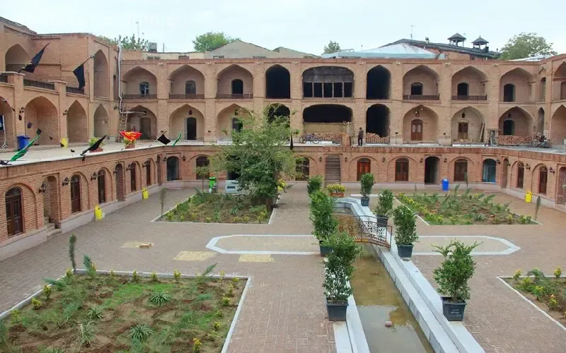 معماری مسجد و مدرسه صالحیه قزوین