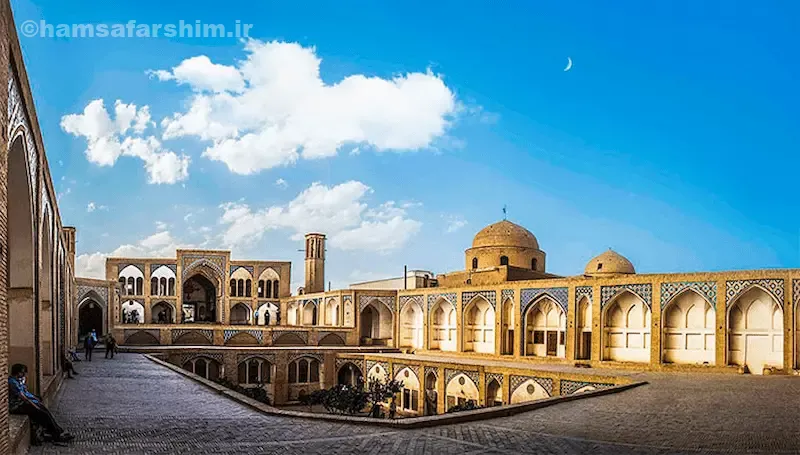 معماری مسجد و مدرسه آقا بزرگ