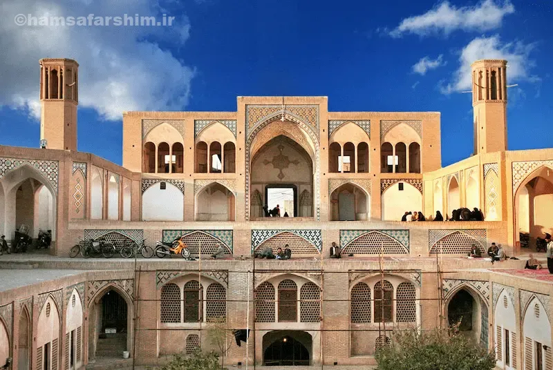 کاربری مذهبی و علمی مسجد آقا بزرگ در طول تاریخ