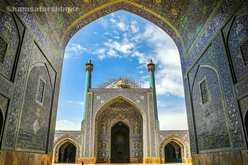 کتیبه‌های تاریخی و نام بانیان و معماران مسجد جامع عباسی 