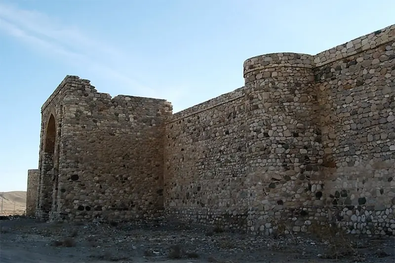 معماری رباط سنگی انوشیروانی