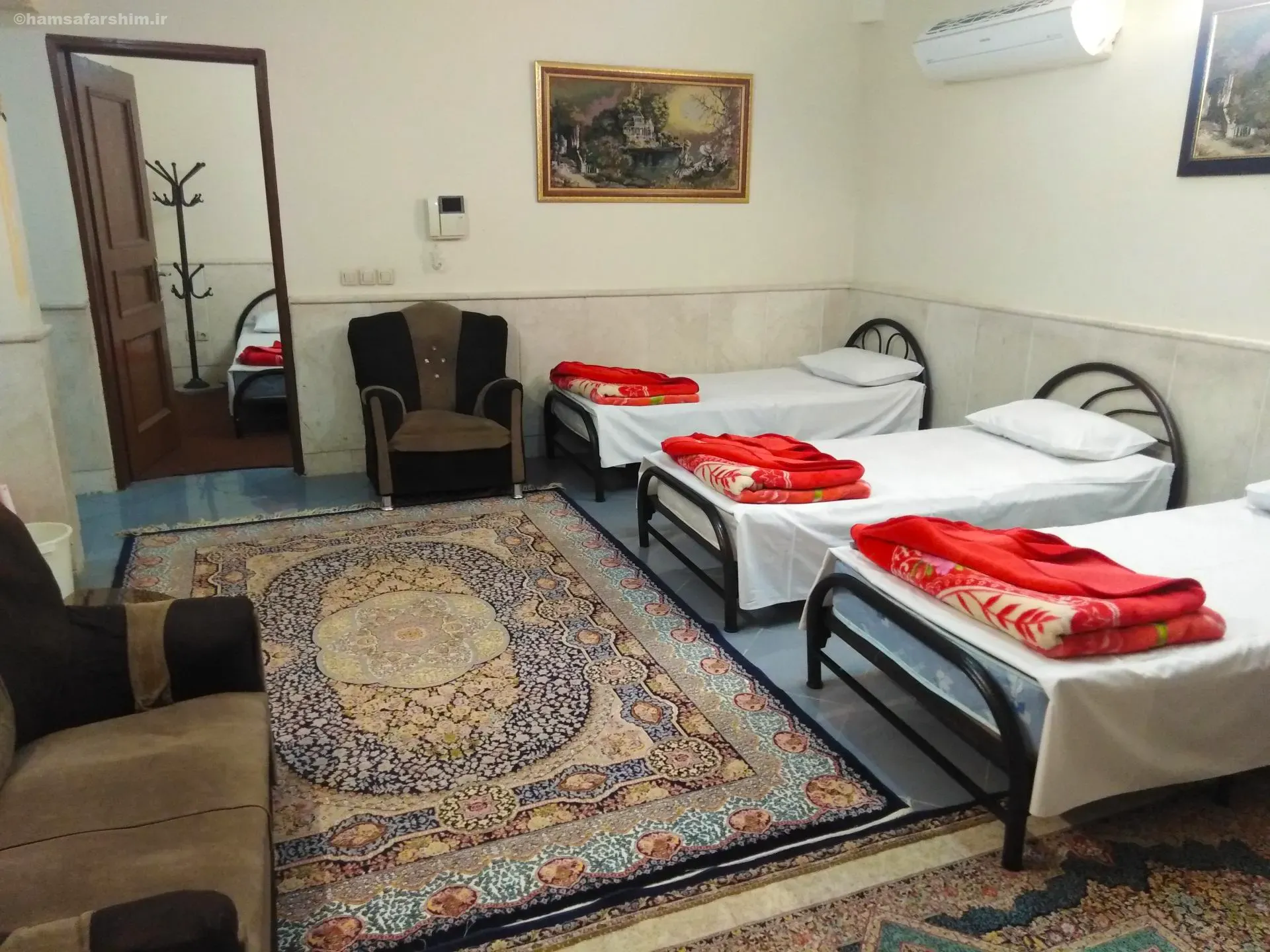 مسافرخانه ارزان طبرسی