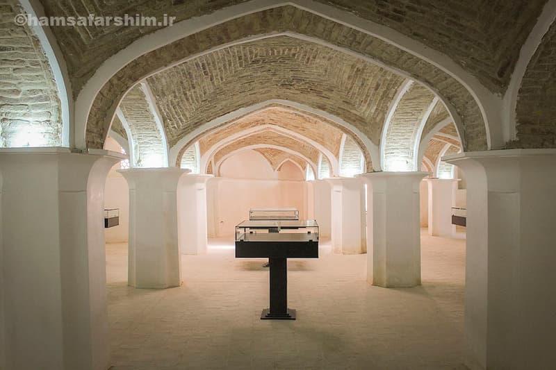 مسجد جامع و چهلستون سرخه