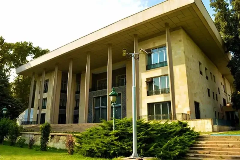 کاخ نیاوران
