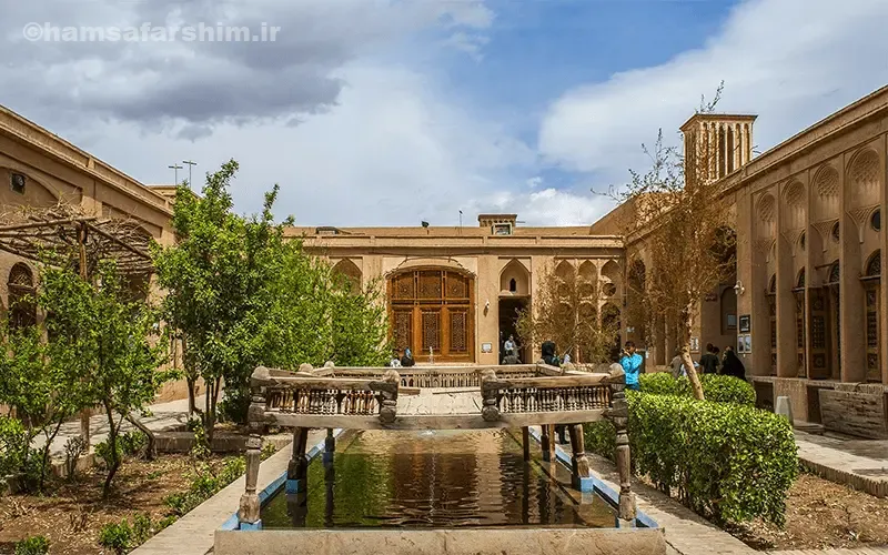 خانه لاریها