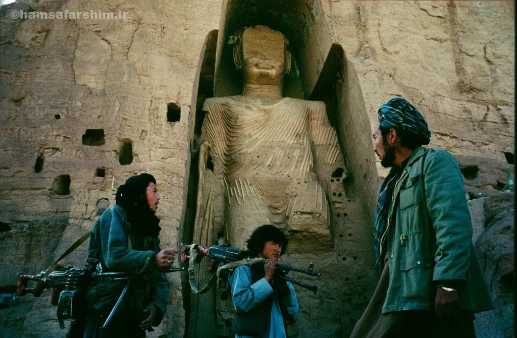 تخریب تندیسهای بودا توسط طالبان