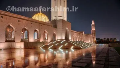 قلعه تاریخی نزوی (Nizwa) عمان؛ نمای بیرونی با معماری سنتی و گنبد بزرگ.