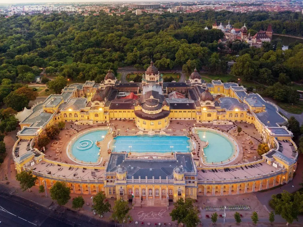 معرفی حمام آبگرم سچنی بوداپست