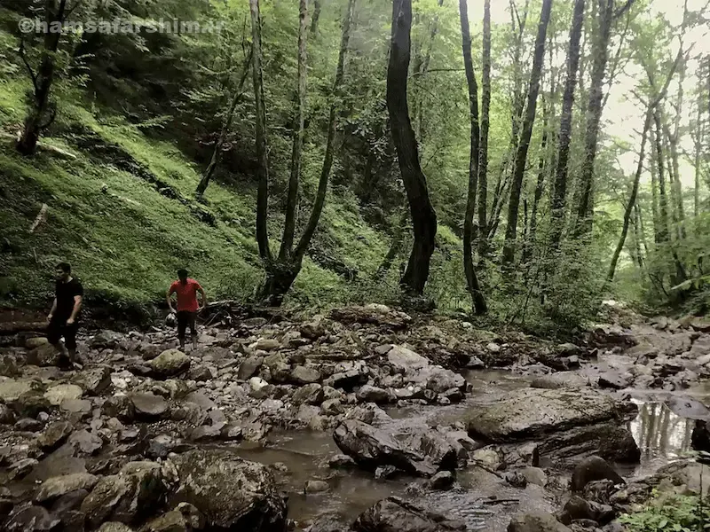  آب‌تنی و تفریحات آبی در حوضچه سنگی روخانکول