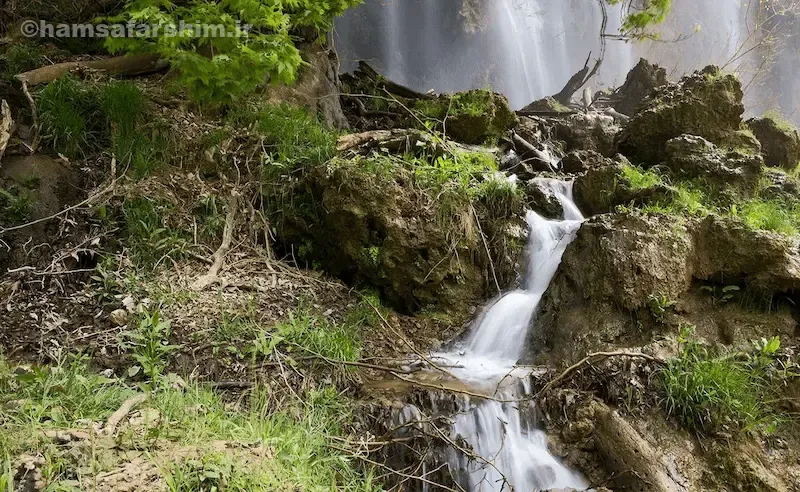 اقامت در نزدیکی آبشار دودوزن