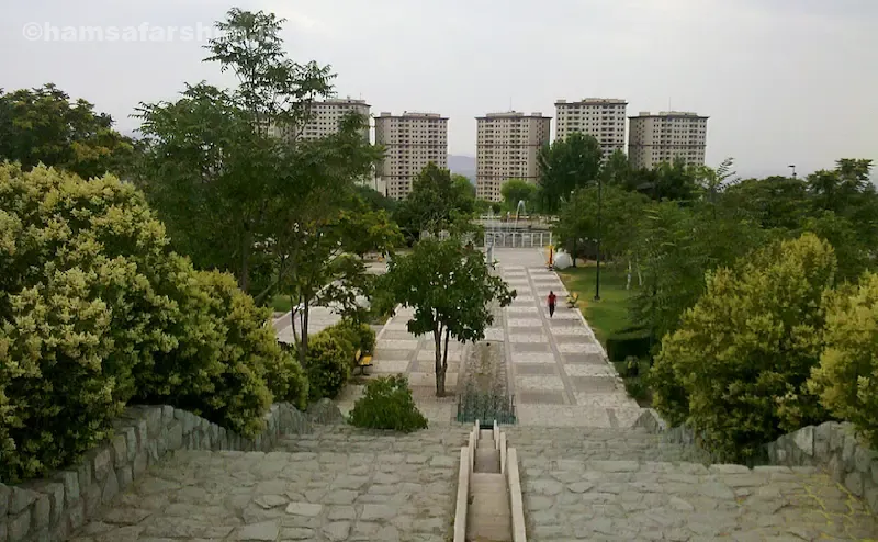 پارک پلیس کجاست